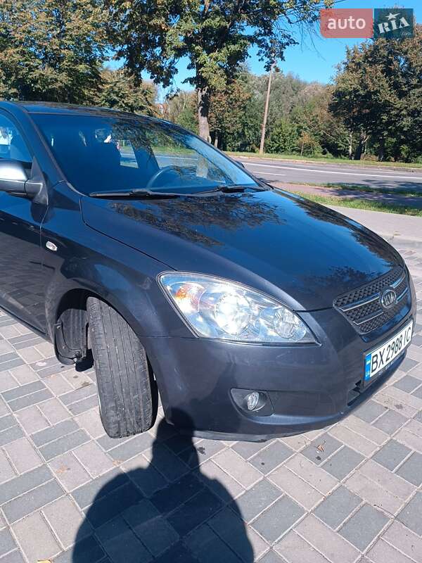Хэтчбек Kia Ceed 2009 в Хмельницком