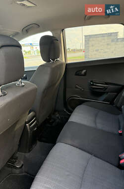 Хэтчбек Kia Ceed 2011 в 