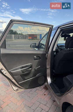 Хэтчбек Kia Ceed 2011 в 