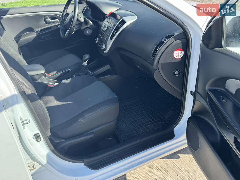 Универсал Kia Ceed 2009 в Владимирце
