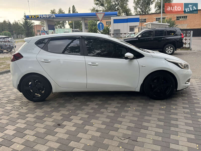 Хэтчбек Kia Ceed 2012 в Лубнах