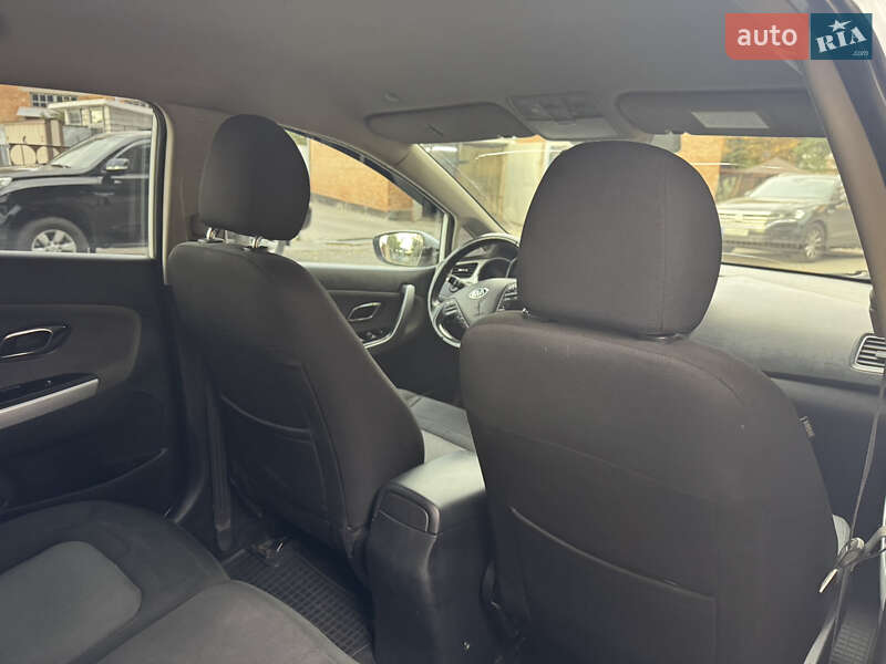 Хэтчбек Kia Ceed 2012 в Лубнах