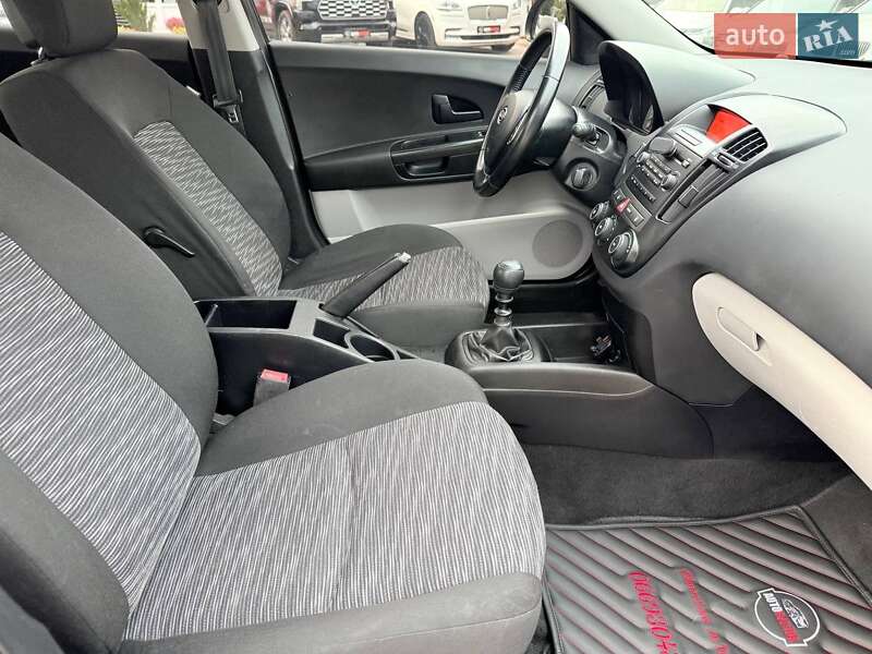 Хетчбек Kia Ceed 2009 в Харкові фото 29 Хетчбек Kia Ceed 2009 в Харкові