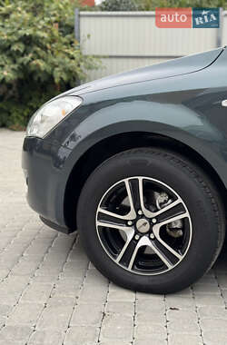 Хэтчбек Kia Ceed 2007 в 