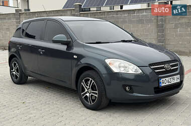 Хэтчбек Kia Ceed 2007 в 