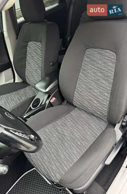 Хэтчбек Kia Ceed 2007 в 