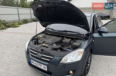 Хэтчбек Kia Ceed 2007 в 
