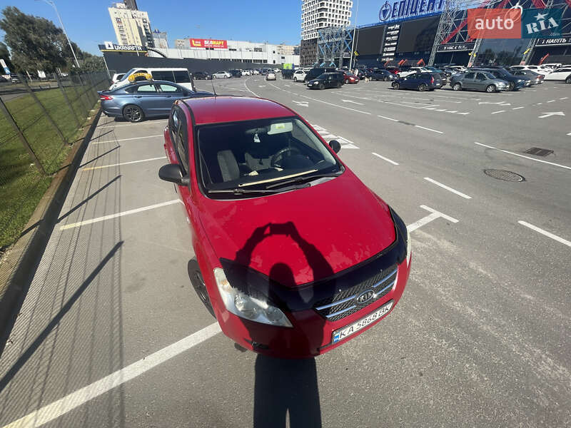 Хэтчбек Kia Ceed 2008 в Киеве