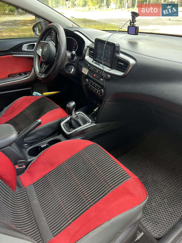 Универсал Kia Ceed 2018 в Днепре