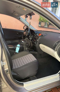 Хэтчбек Kia Ceed 2008 в 