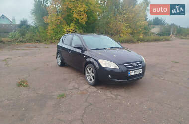 Хэтчбек Kia Ceed 2007 в 