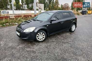 Хэтчбек Kia Ceed 2007 в 