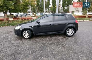 Хэтчбек Kia Ceed 2007 в 