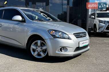 Хэтчбек Kia Ceed 2008 в 