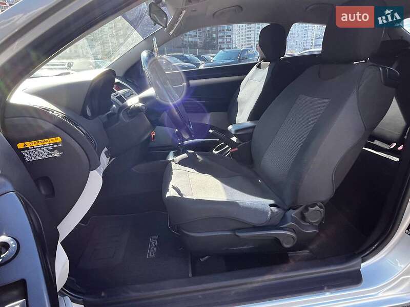 Хэтчбек Kia Ceed 2008 в Киеве