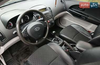 Хэтчбек Kia Ceed 2007 в 
