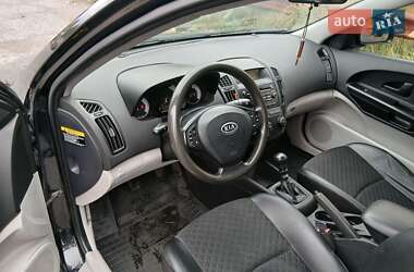 Хэтчбек Kia Ceed 2007 в 