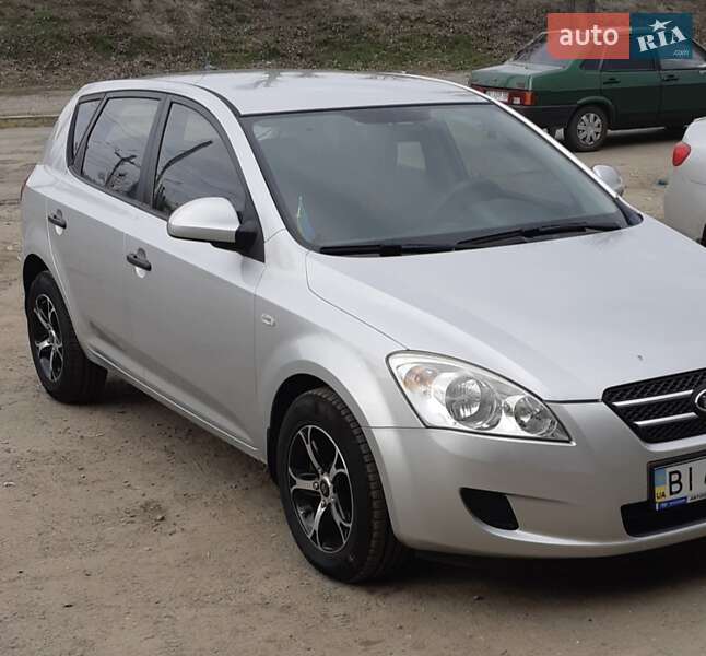 Хэтчбек Kia Ceed 2008 в Кременчуге