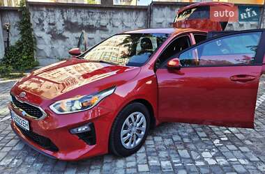 Хэтчбек Kia Ceed 2019 в 