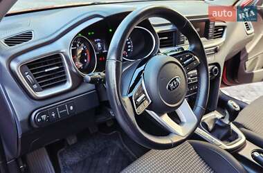 Хэтчбек Kia Ceed 2019 в 