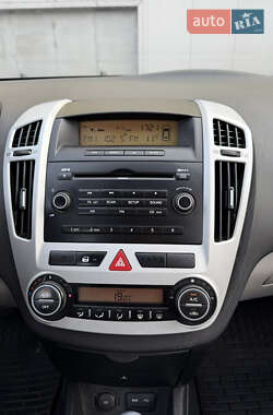 Хэтчбек Kia Ceed 2008 в 