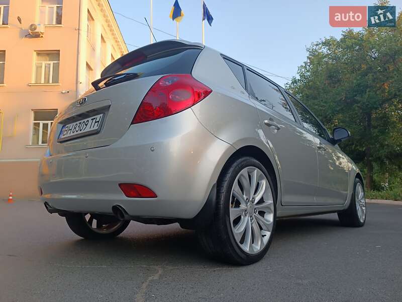 Хэтчбек Kia Ceed 2007 в Одессе