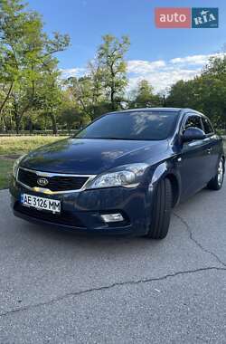 Хэтчбек Kia Ceed 2009 в Никополе