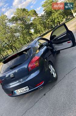 Хетчбек Kia Ceed 2009 в 