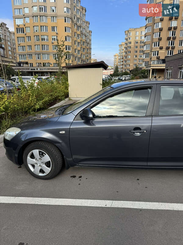 Хэтчбек Kia Ceed 2009 в Киеве