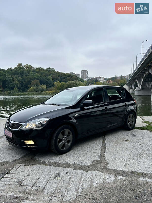 Хэтчбек Kia Ceed 2009 в Виннице