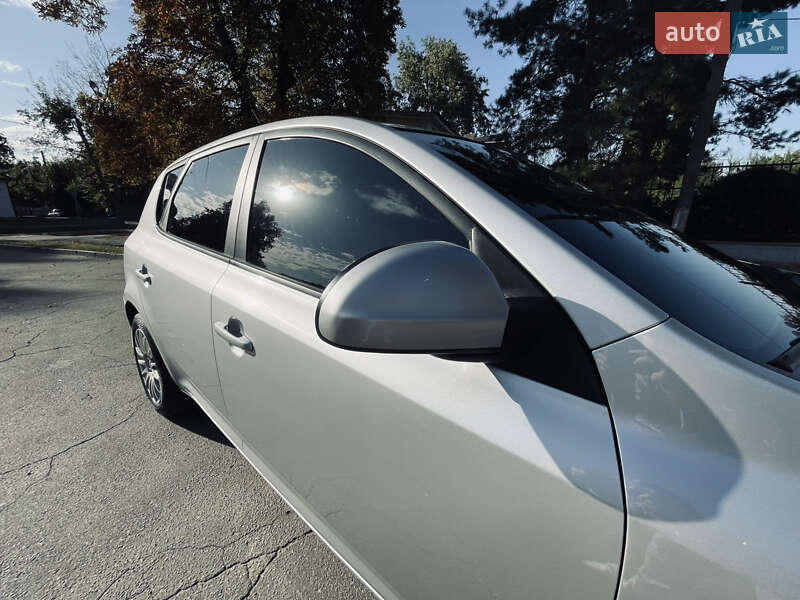 Хэтчбек Kia Ceed 2007 в Полтаве