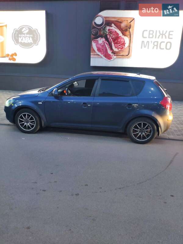 Хэтчбек Kia Ceed 2007 в Киеве