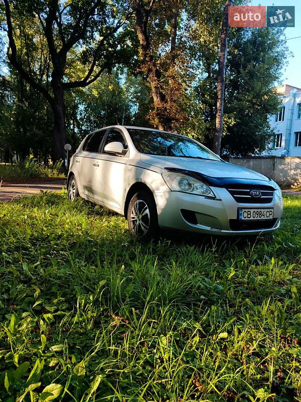Хэтчбек Kia Ceed 2008 в Чернигове