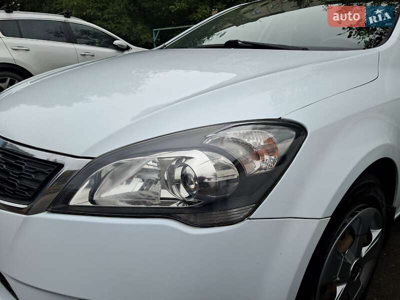 Хэтчбек Kia Ceed 2012 в Львове фото 11 Хэтчбек Kia Ceed 2012 в Львове