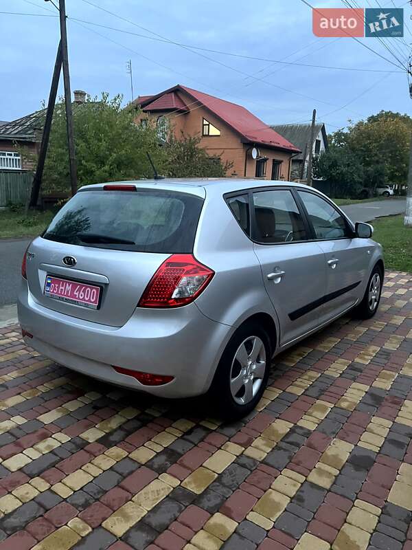 Хэтчбек Kia Ceed 2010 в Нежине