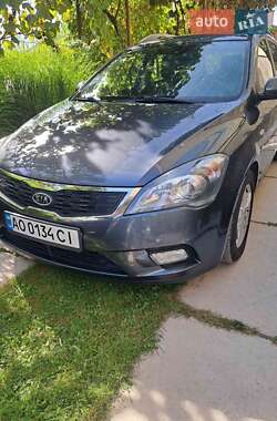 Универсал Kia Ceed 2010 в Ужгороде