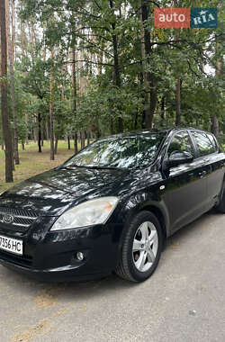 Хэтчбек Kia Ceed 2008 в Софиевской Борщаговке