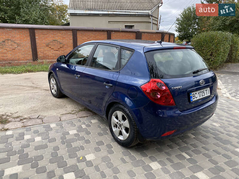 Хэтчбек Kia Ceed 2009 в Харькове