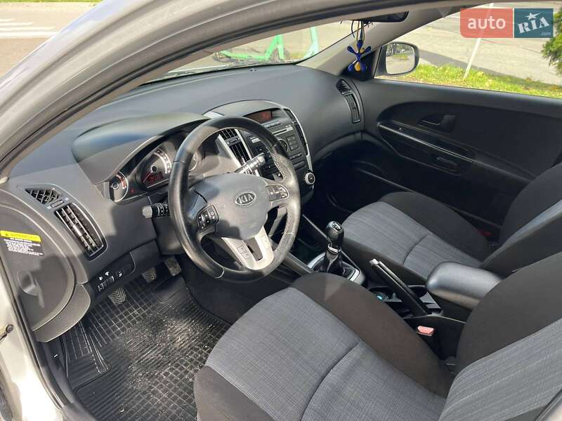 Универсал Kia Ceed 2010 в Красилове