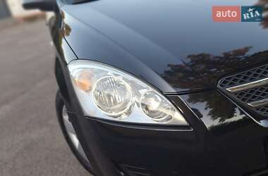 Хэтчбек Kia Ceed 2008 в 