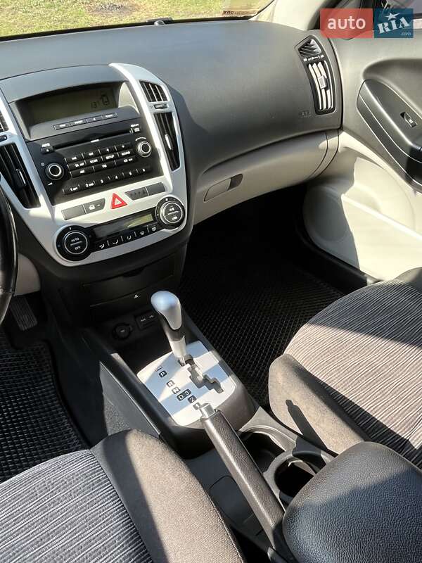 Хетчбек Kia Ceed 2008 в Южноукраїнську фото 6 Хетчбек Kia Ceed 2008 в Южноукраїнську