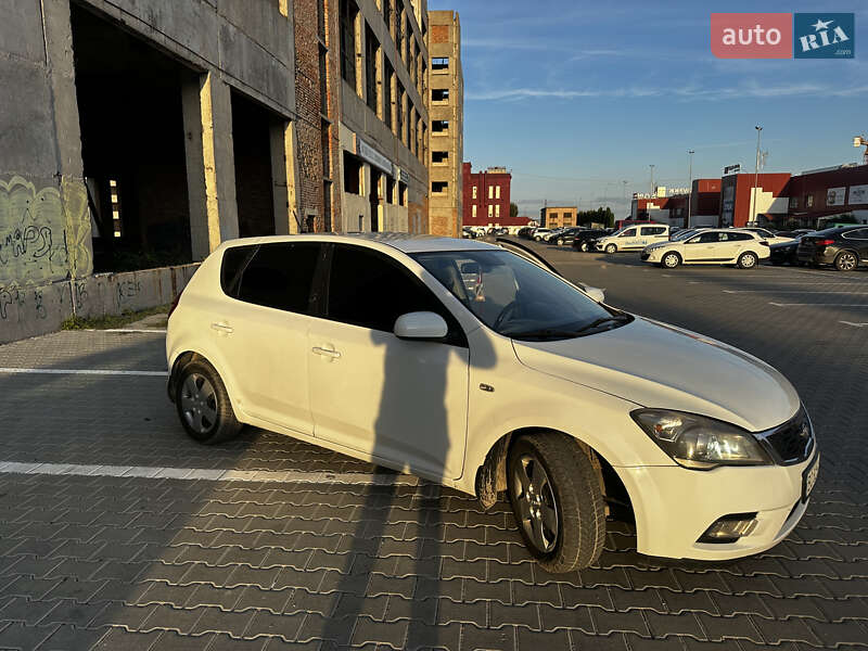 Хэтчбек Kia Ceed 2011 в Тернополе