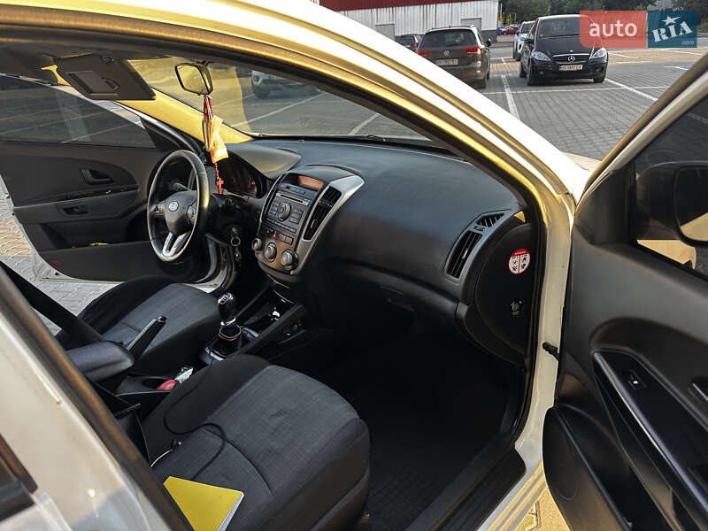 Хэтчбек Kia Ceed 2011 в Тернополе