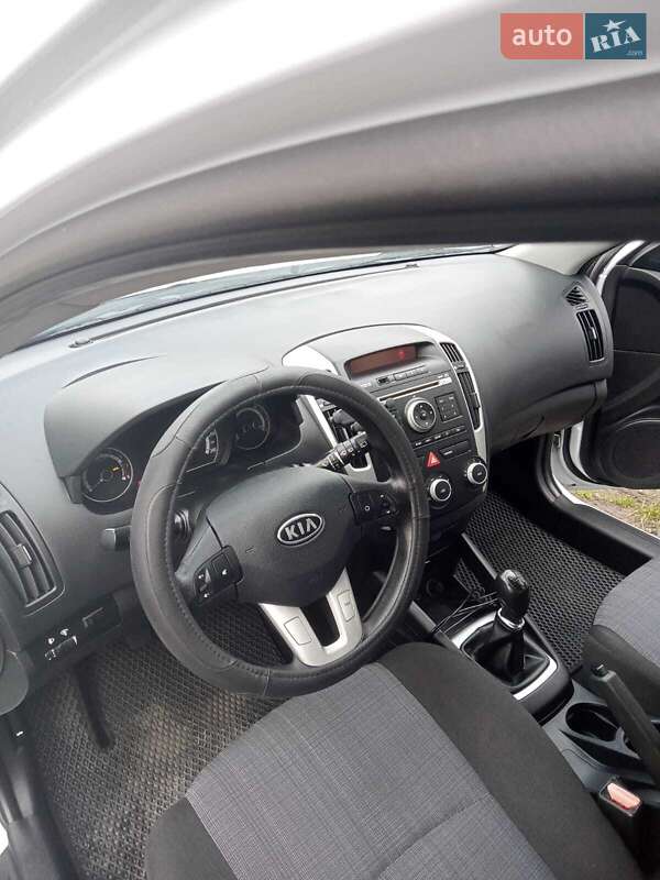 Універсал Kia Ceed 2010 в Ставищі