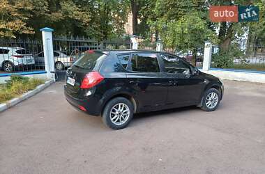 Хетчбек Kia Ceed 2007 в  фото 4 Хетчбек Kia Ceed 2007 в