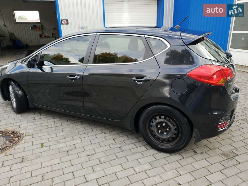 Хэтчбек Kia Ceed 2016 в Горишних Плавнях