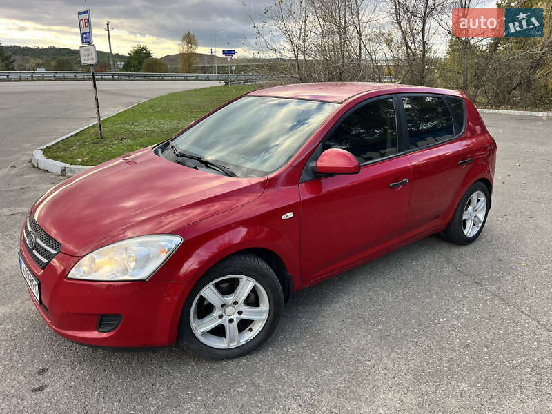 Хэтчбек Kia Ceed 2008 в Киеве