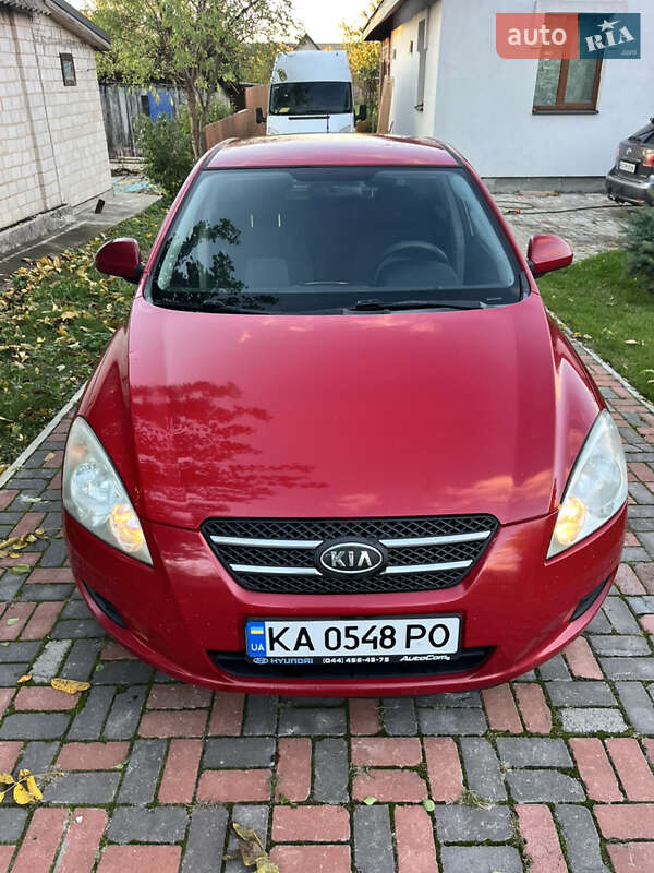 Хэтчбек Kia Ceed 2008 в Киеве