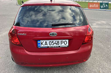 Хэтчбек Kia Ceed 2008 в 