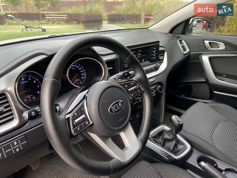 Хетчбек Kia Ceed 2019 в Києві фото 41 Хетчбек Kia Ceed 2019 в Києві